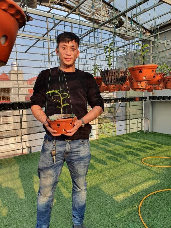Nghệ nhân Ngô Minh Luân chia sẻ về bí quyết chăm sóc lan rừng lâu tàn khi nở hoa - 1